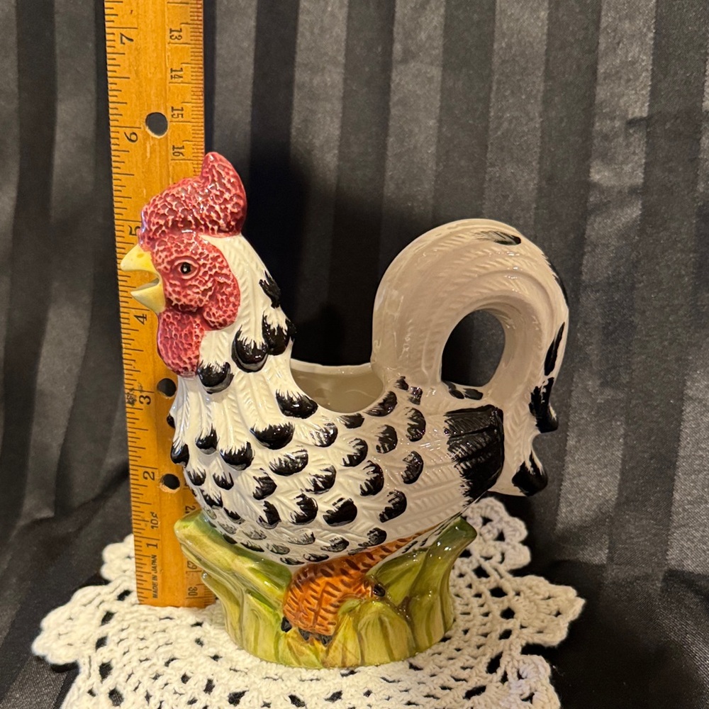 Realistic Looking Vintage Ceramic Rooster Creamer or Planter - Picture 16 of 16